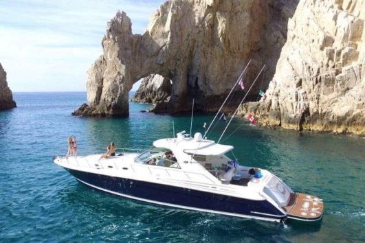 luxury private Yacht in Los Cabos